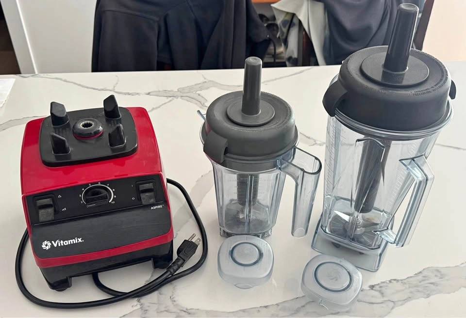 Vitamix Aspire Blender w/ 2nd smaller dry Pitcher