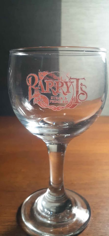 Vintage Barry T's wine glasses - photo 2