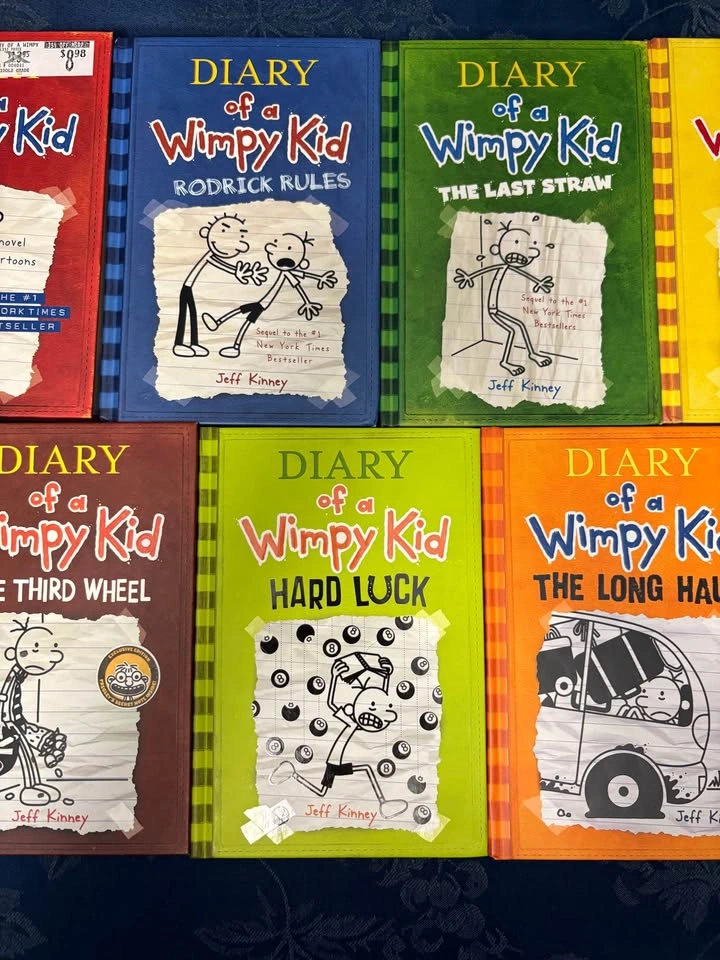 Diary of a Wimpy Kid Book Set (11 Books) - photo 3