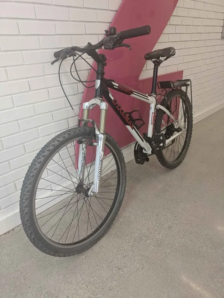 Trek Large Mountain Bike - photo 2