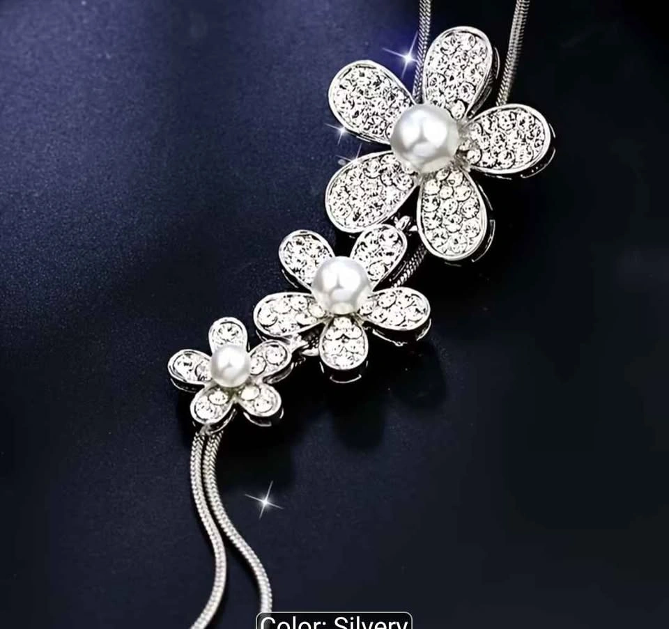 Fashionable Temperament Creative New Three-Flower Chain Long Nec - photo 3