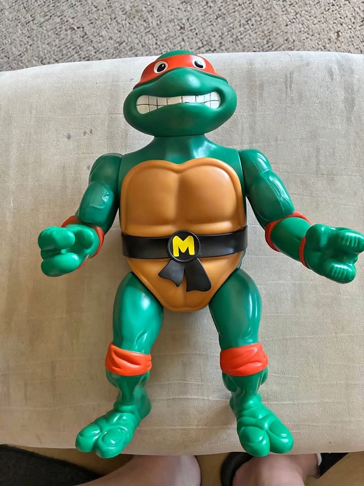 2022 TMNT Giant 13" Michelangelo Action Figure