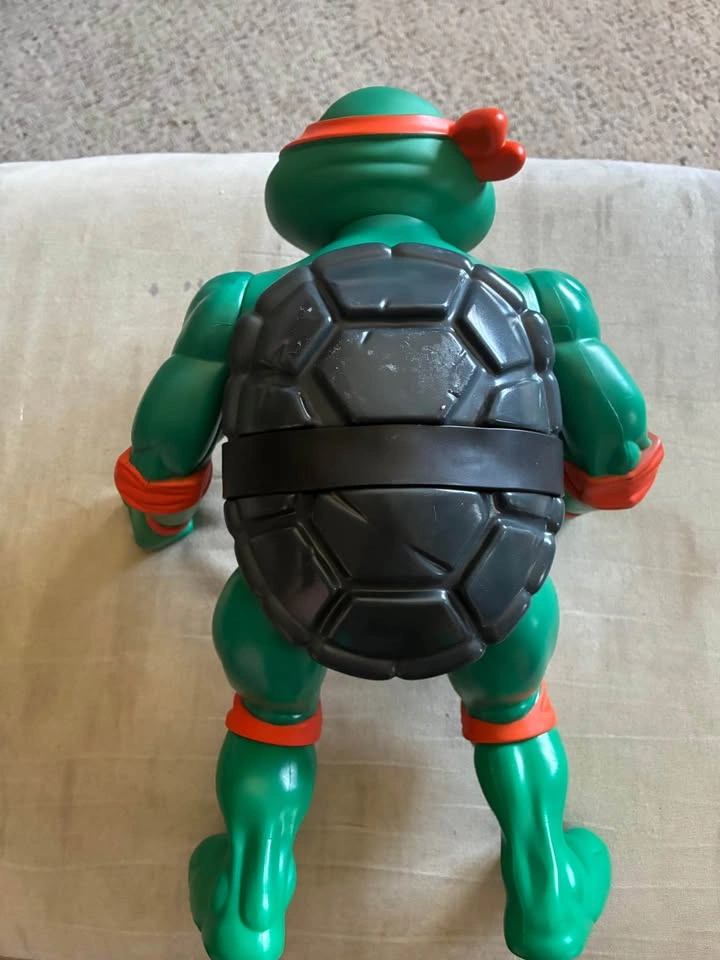 2022 TMNT Giant 13" Michelangelo Action Figure - photo 2