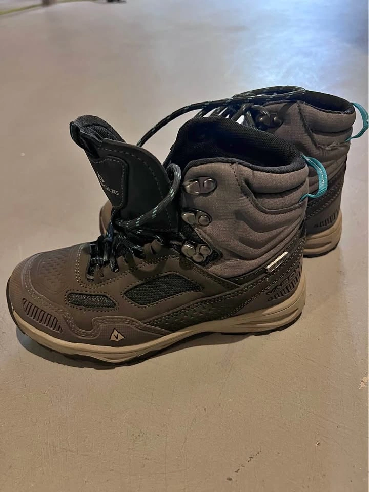 Youths hiking boots