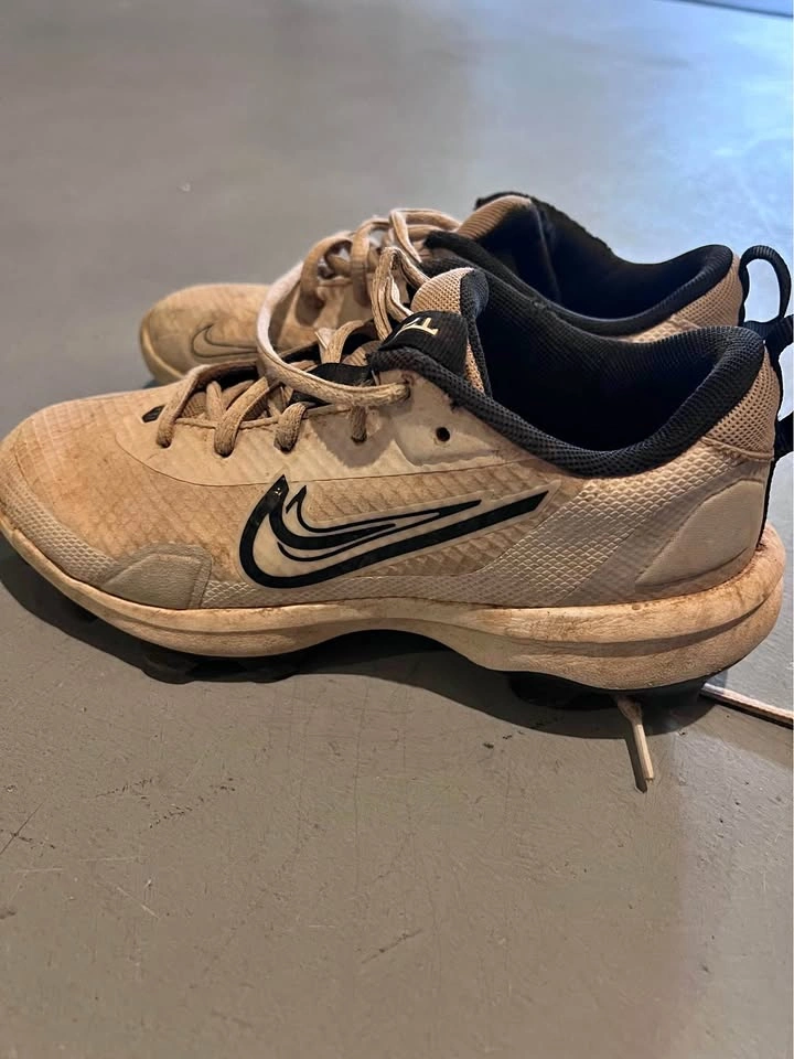 Nike Baseball Cleats - Size 3.5