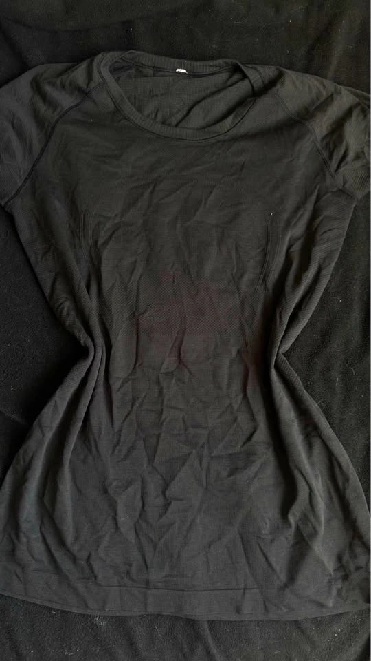 Lululemon Running Top - Size Medium