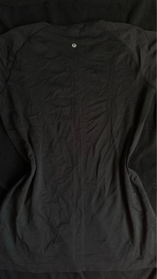 Lululemon Running Top - Size Medium - photo 2