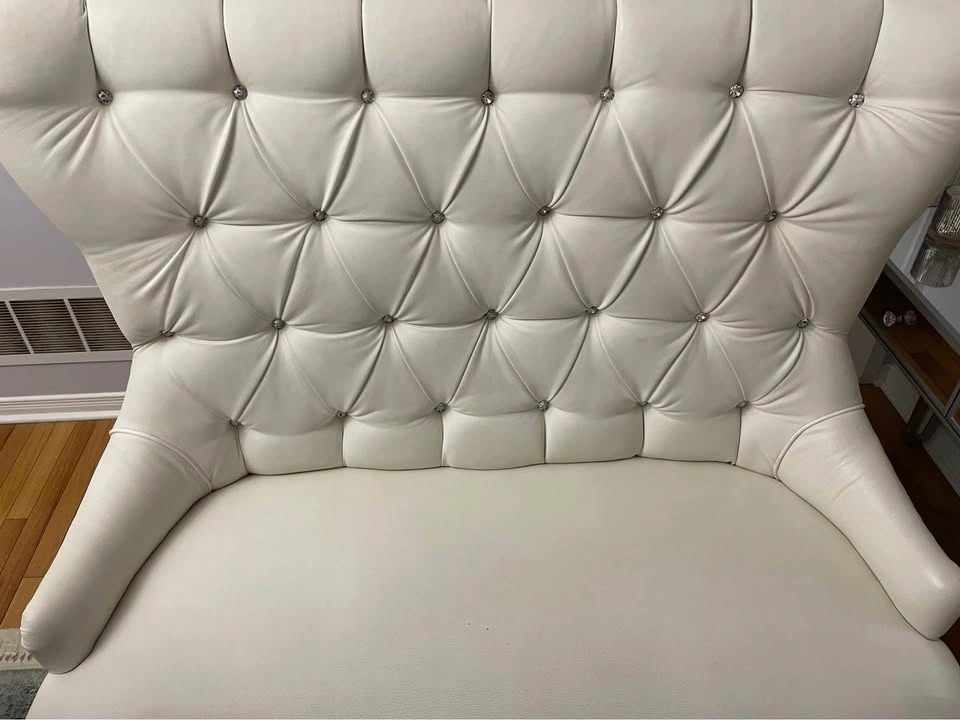 White Faux Leather High Back Tufted Settee - photo 2