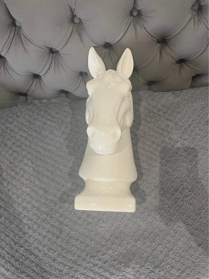 Apropos Home Collection White Ceramic Horse Head Statue - photo 3