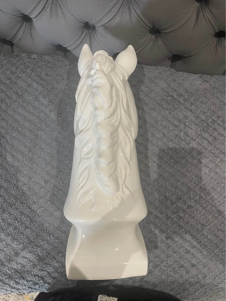 Apropos Home Collection White Ceramic Horse Head Statue - photo 5