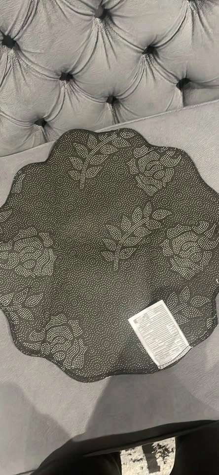 Gray and white flower round rug - photo 4