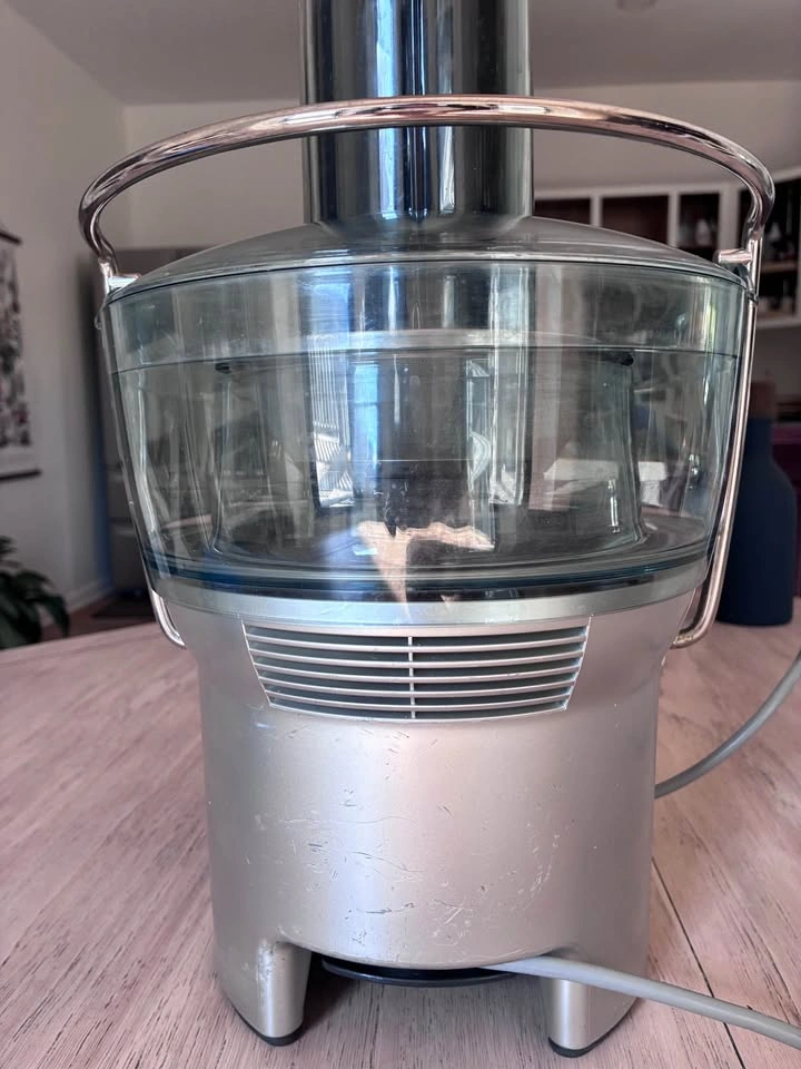 Breville Juice Fountain Compact - Barely Used - photo 3