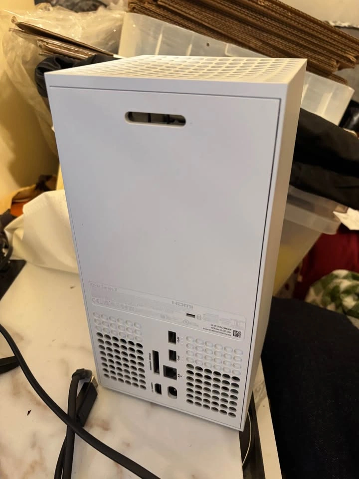 Xbox Series X - photo 2
