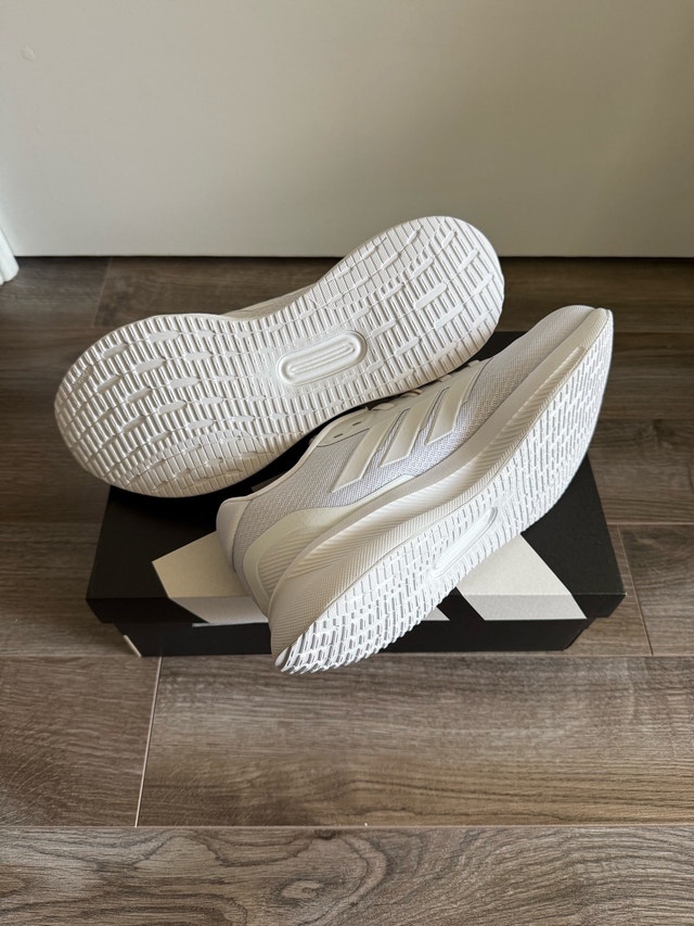 adidas men’s running shoes brand new size 9 triple white - photo 3