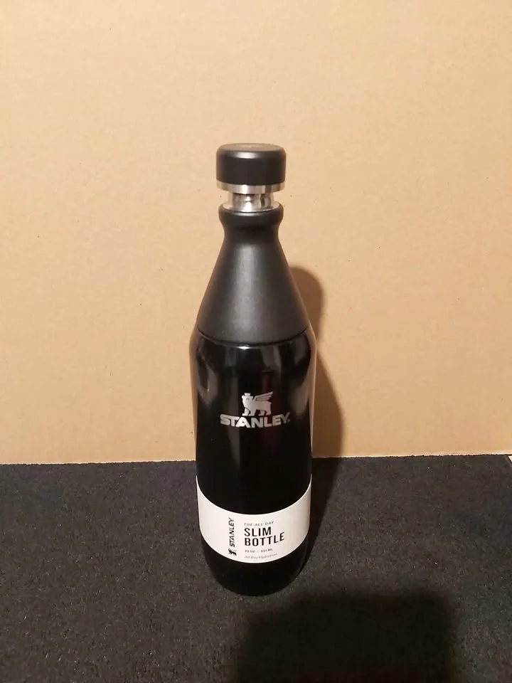 Stanley - The All Day Slim Bottle 20oz - New Black image indicator(9)