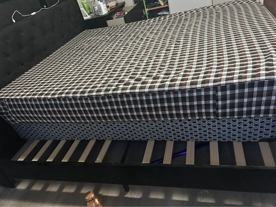 Queen Size 10" Mattress & Zipcover - photo 3