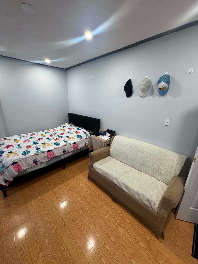 Room for rent in Bovaird and Mclaughing - photo 2