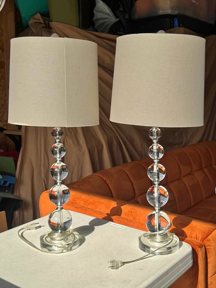 2 Acrylic Lamps