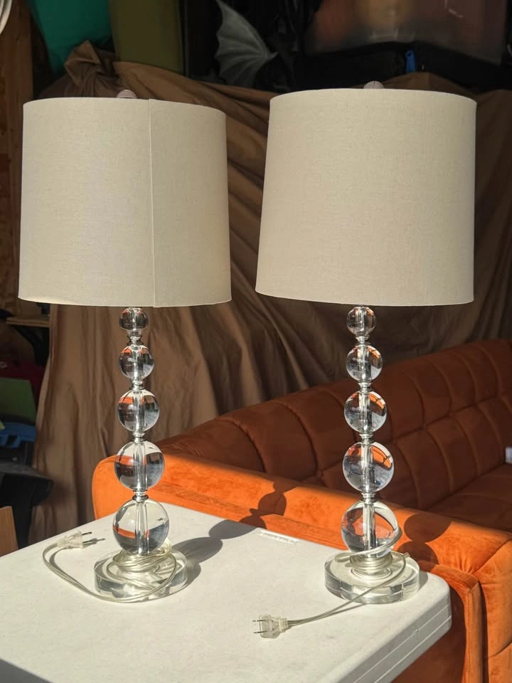 2 Acrylic Lamps - photo 2