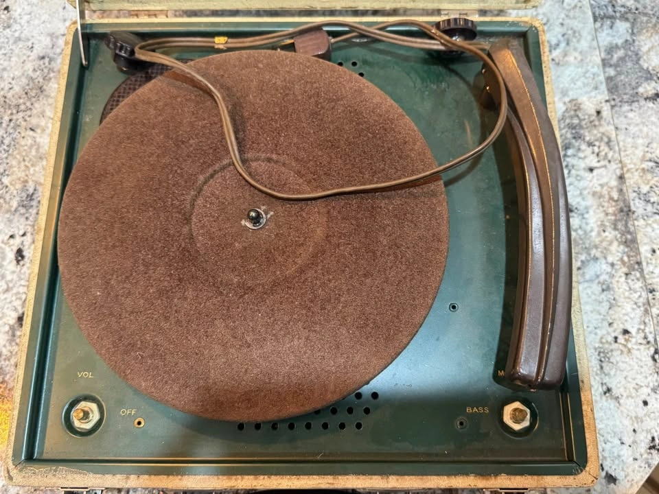Vintage Record Player - photo 4