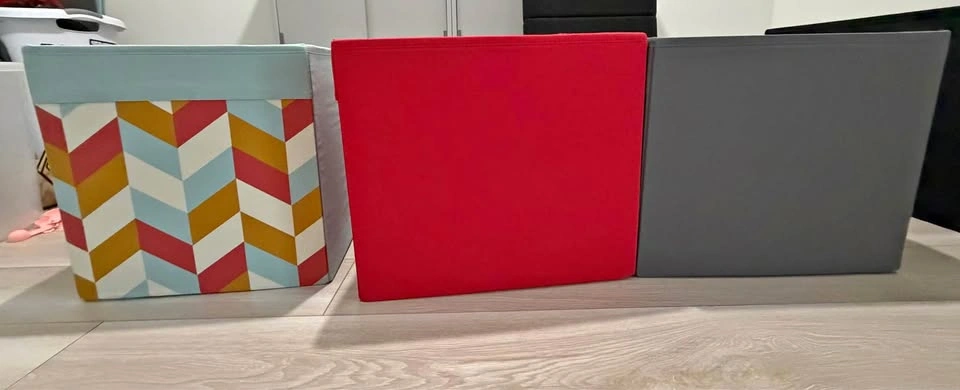 IKEA STORAGE BOXES (2 of each colour) Total 6