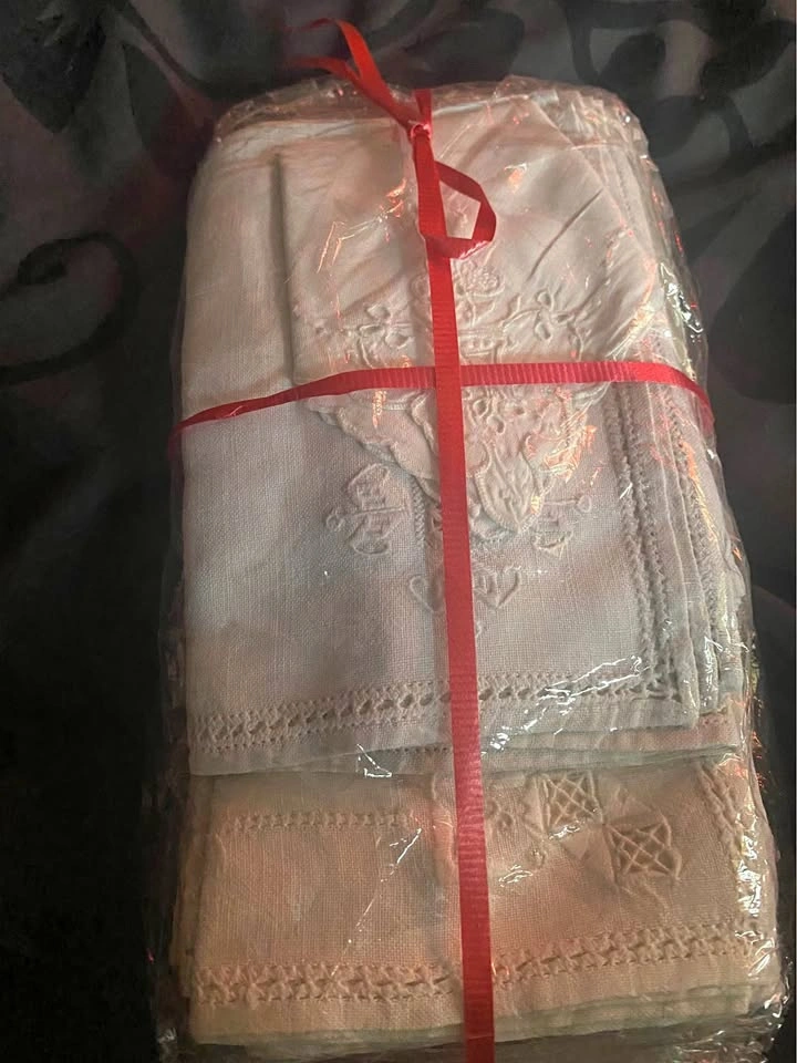 Vintage napkins & handkerchiefs