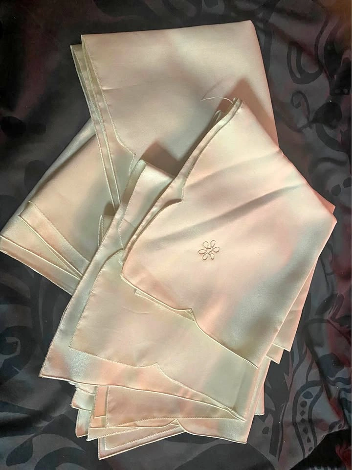 Set of 8 vintage napkins