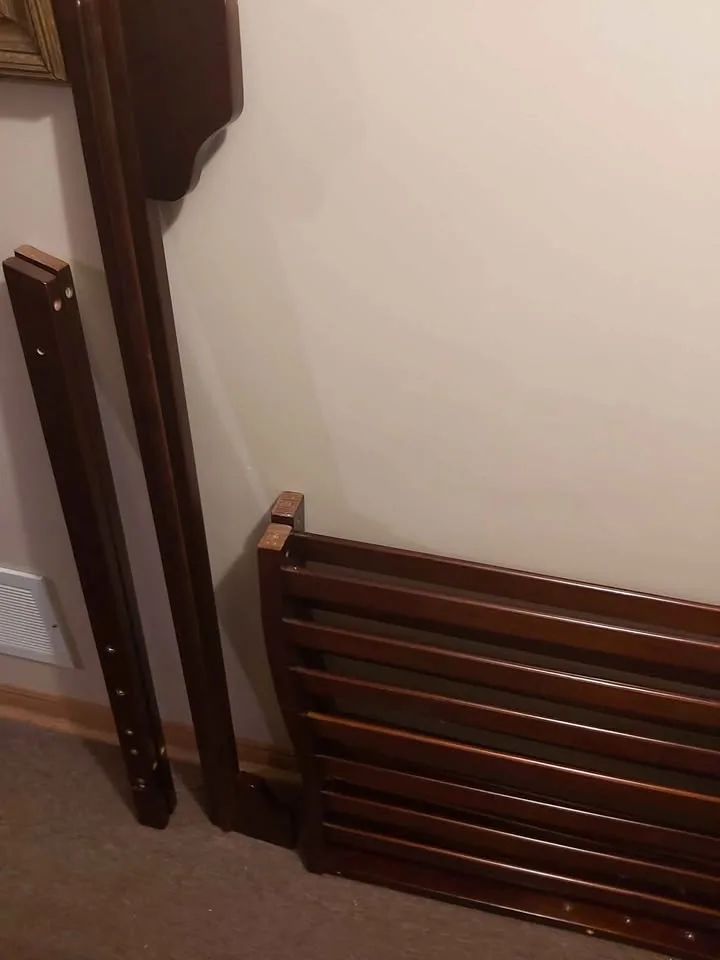 Delta 4-in-1 Sonoma Crib, Rails & Mattress - Great Cond! image indicator(6)