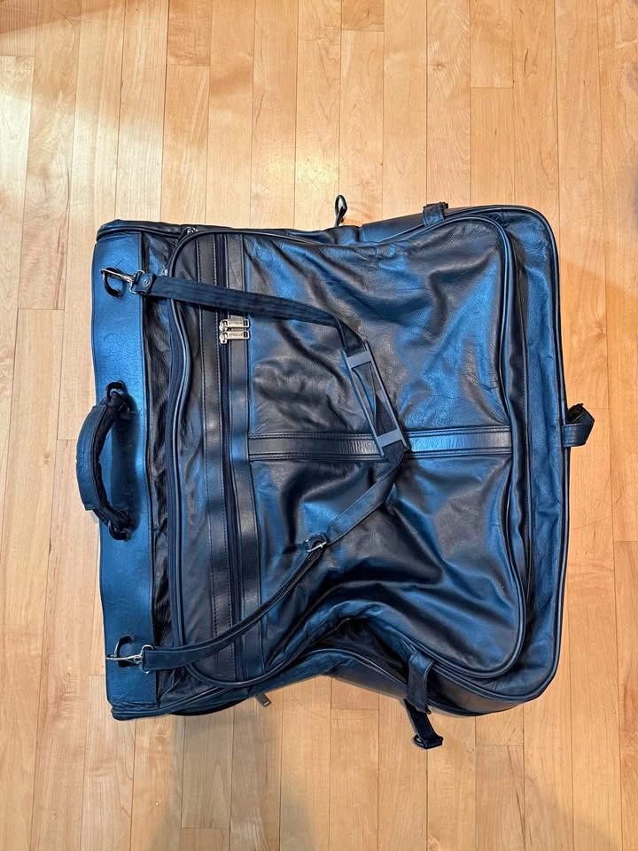 Premium Black Tri-Fold Garment Bag / Suit Carrier