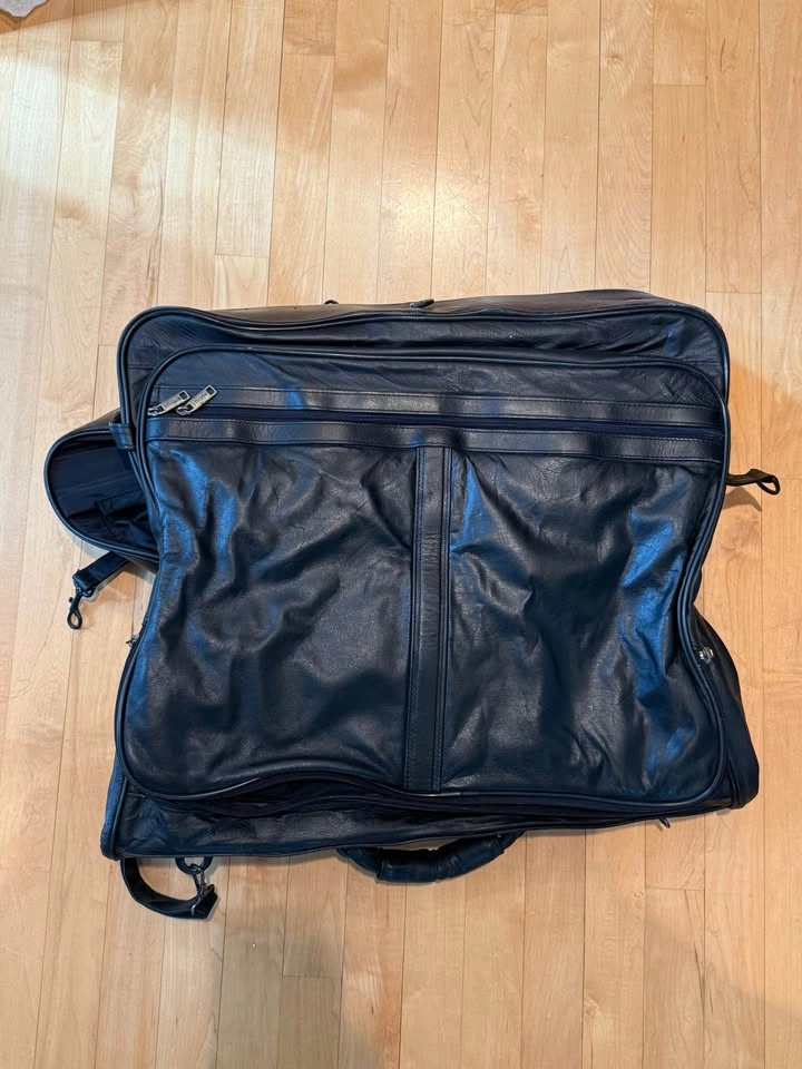 Premium Black Tri-Fold Garment Bag / Suit Carrier - photo 2