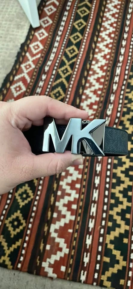 Michael Kors belt w/ metal Buckle