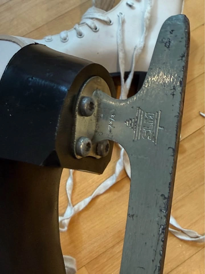 Youth / Junior Size 2 or 2.5 Skates - photo 3