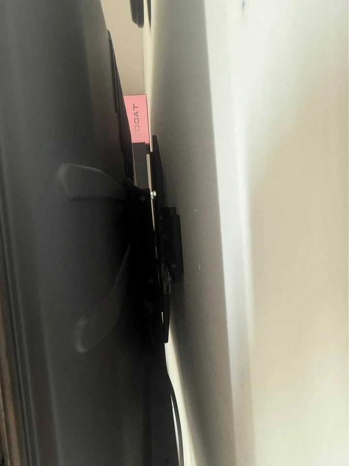 Hisense 58 inch smart TV for sale - photo 4