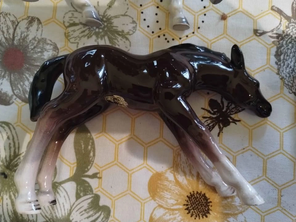 4 Porcelain Horse Figurines - photo 3