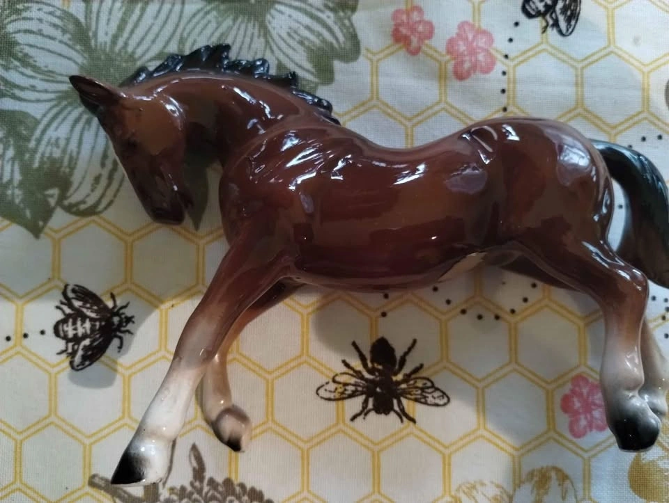 4 Porcelain Horse Figurines - photo 5