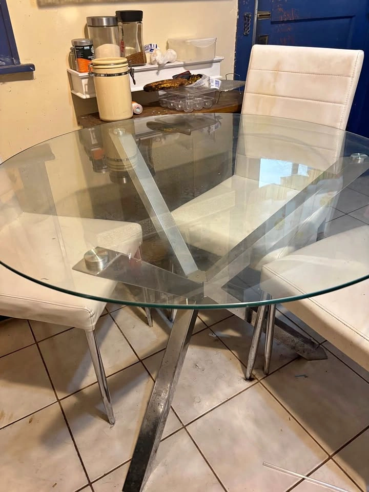 Glass round table