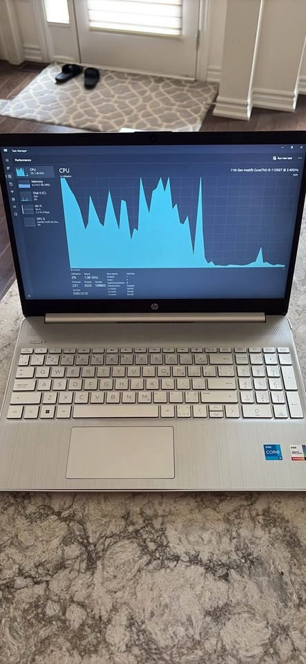 15.6’ HP Laptop - Intel i5, 16GB RAM, 1TB SSD - photo 3