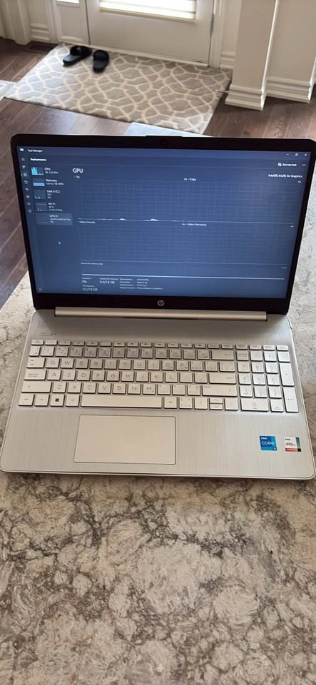 15.6’ HP Laptop - Intel i5, 16GB RAM, 1TB SSD - photo 4