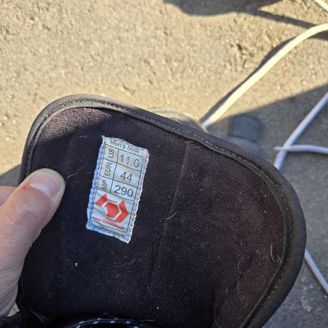Snowboard, Boots (Size 11), and Bindings - photo 2