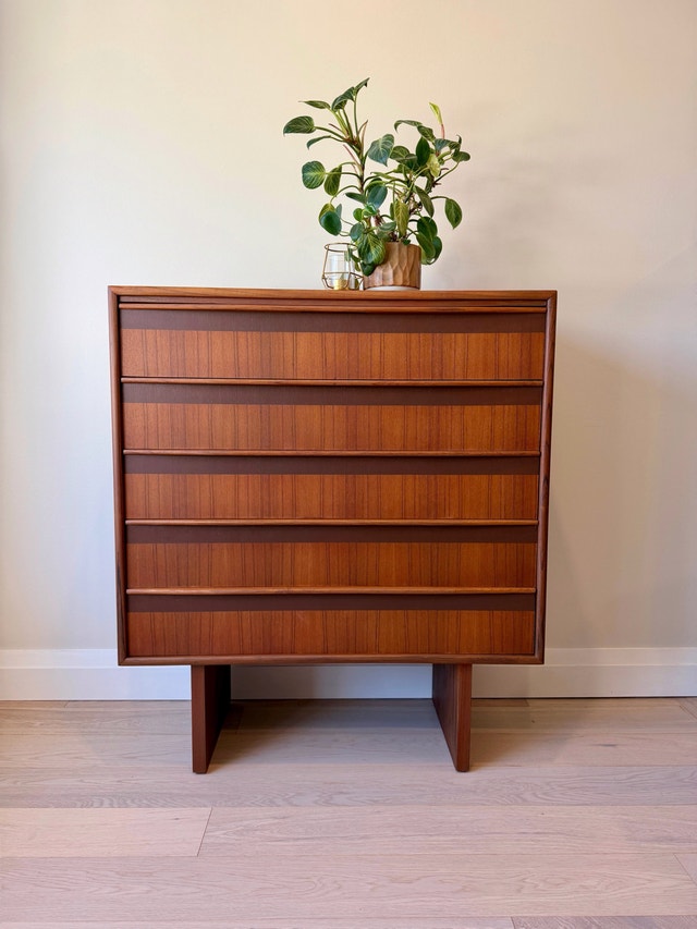 Mid Century Modern Teak Chest of Drawers