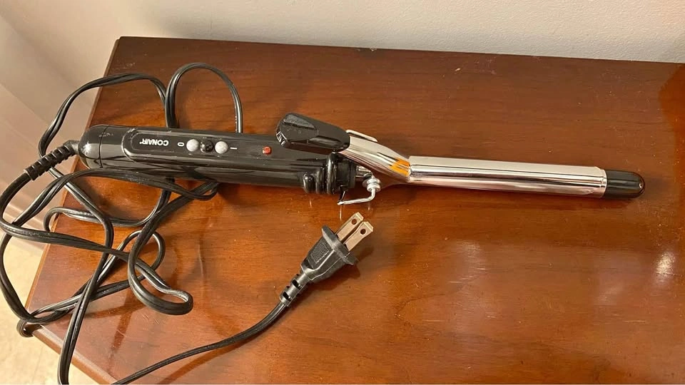 BRAND NEW CONAIR CURLING WAND