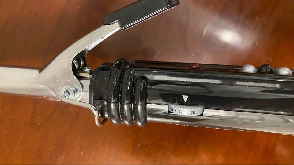 BRAND NEW CONAIR CURLING WAND - photo 4
