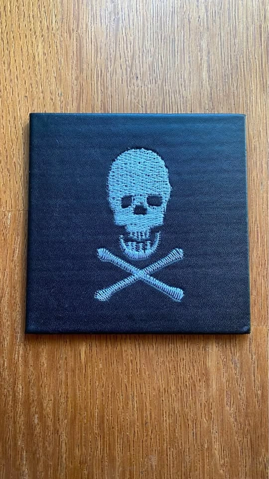 HALLOWEEN DECORATION COASTER SKELETON PATTERN