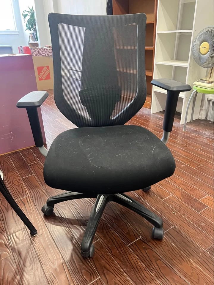 2 Black Office Chairs with Armrests - photo 5