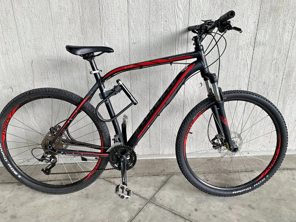 XL MB SPECIALIZED CA$329 OBO
