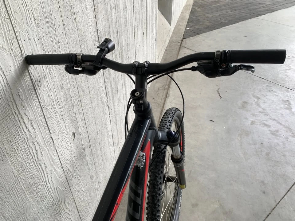 XL MB SPECIALIZED CA$329 OBO - photo 5