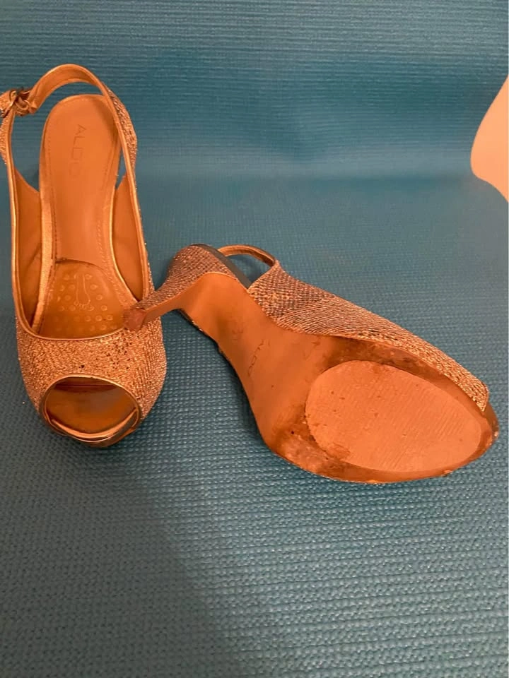 Ladies Gold Glitter Shoes Pickup Today - photo 4