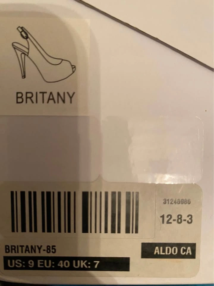 Ladies Gold Glitter Shoes Pickup Today - photo 5
