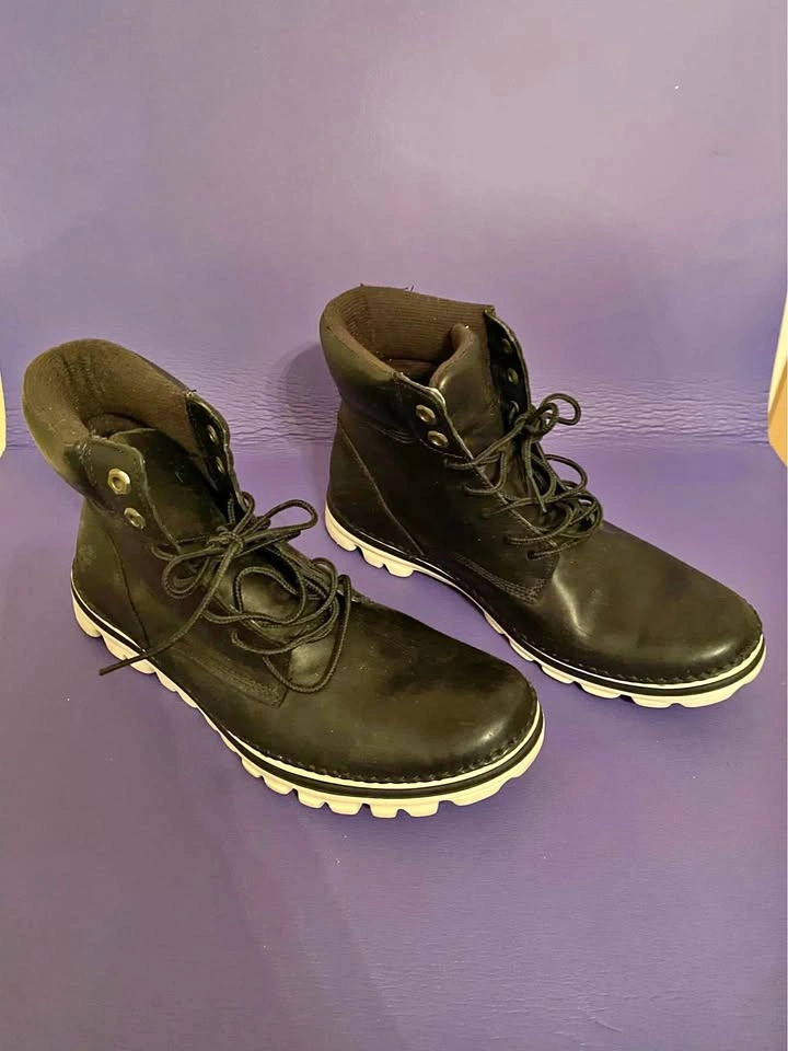 Timberland womens Black Boots White Sole US 10