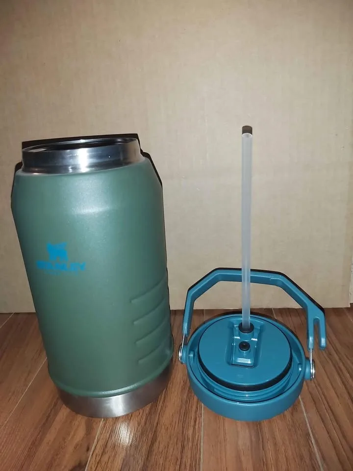 Stanley - (Iceflow Flip Straw) 64oz - Hammertone Green, New image indicator(4)